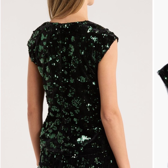 T-Tahari Elegant Sequin Black and Green Top - Cowl Neck & Cap Sleeve - Picture 4 of 4